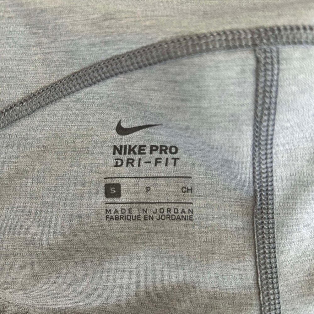 NikePro Performance Booty Shorts - Picture 3 of 3